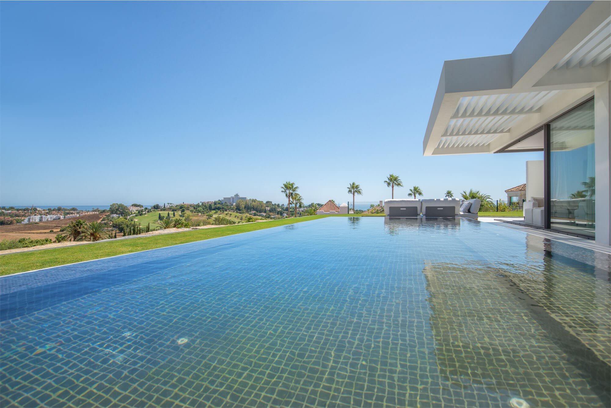 Amazing high end apartments and penthouse-villas with private plunge ...