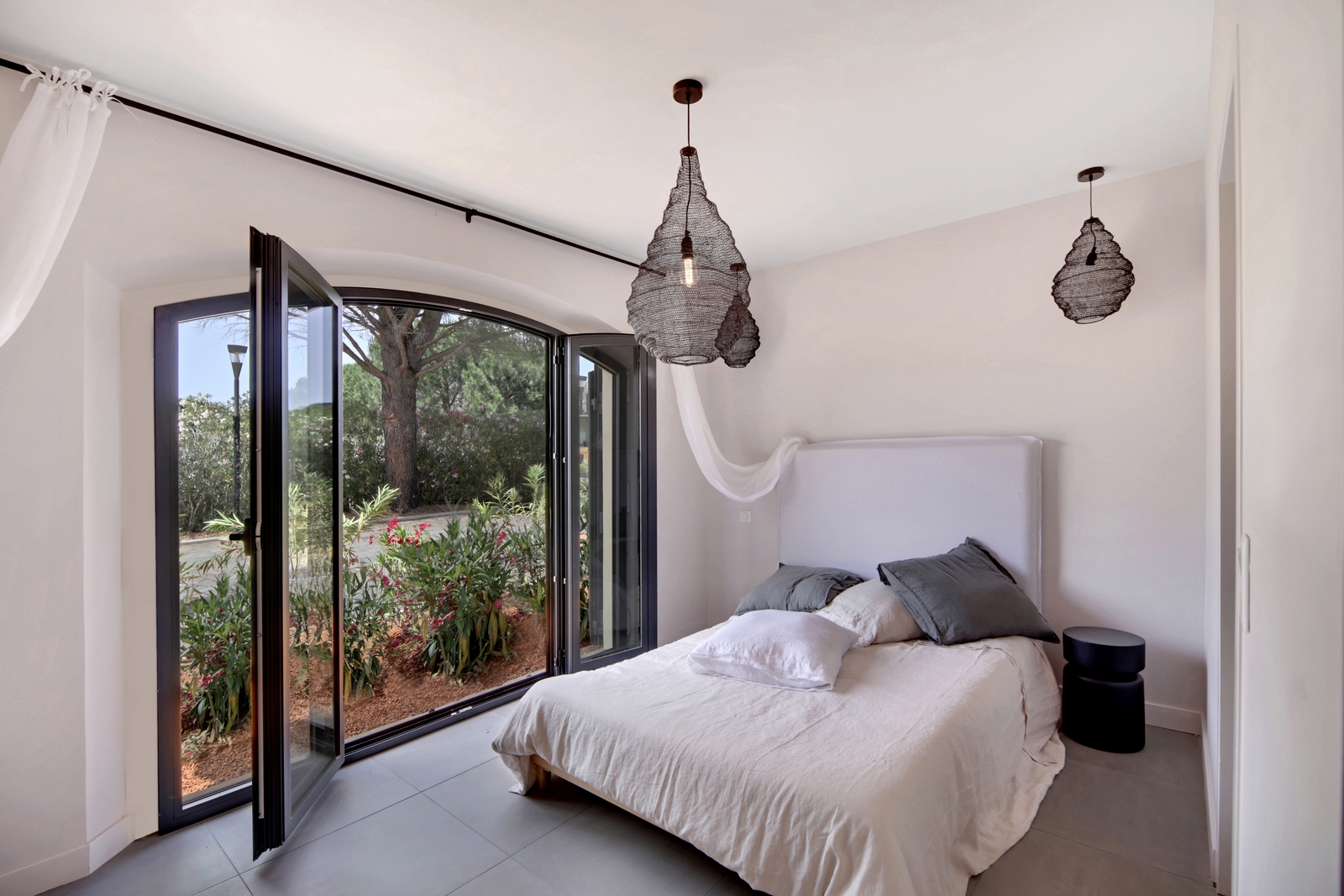 Elegant High End Apartments For Sale In Private Park Close