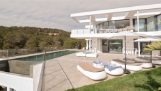 Spectaculaire designer villa met verhuurvergunning en prachtig zeezicht in Vista Alegre