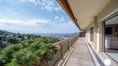 Stunnig high end sea view apartment in luxury residence close to Cannes