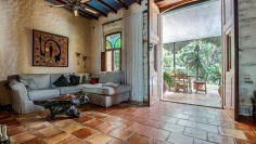 Magnificent authentic finca with outbuildings and tenniscourt on huge private plot