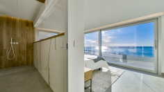 Schitterend high tech design penthouse op unieke locatie pal aan zee en de jachthaven van Altea