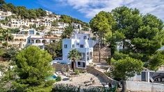 Hele sfeervolle moderne en volledig gerenoveerde Ibiza stijl villa 