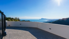 Brand new top quality modern villa with spectacular sea views
