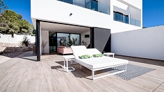 Stunning contemporary townhouses just 300 m from the beach and towncenter of Moraira