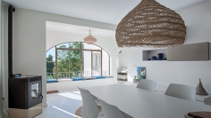 Lovely and fully renovated 'Ibiza style' villa with sea view in sought after location