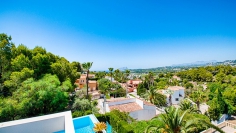Beautiful contemporary villa with lovely sea views and 100% privacy