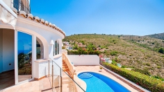 Fantastische en zeer sfeervolle villa met panoramisch zeezicht in het geliefde El Portet