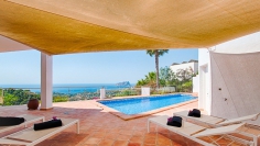 Super mooie Ibiza stijl villa met panoramisch zeezicht en 100% privacy in Moraira