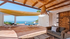 Super mooie Ibiza stijl villa met panoramisch zeezicht en 100% privacy in Moraira