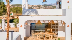 Schitterende instapklare nieuwe Ibiza stijl villa met zeezicht in Moraira