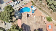 Super sfeervolle Mediterrane villa met veel potentieel op loopafstand van het strand