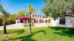 Beautiful finca in green surroundings offering breathtaking views in Benissa 