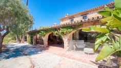 Costa Blanca's Hidden Gem: A Restored 200-Year-Old Finca surrounded by natural beauty