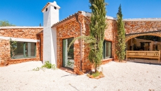 Costa Blanca's Hidden Gem: A Restored 200-Year-Old Finca surrounded by natural beauty