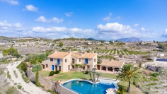 Unique luxury finca with sea and mountain views in one of the most beautiful spots of Moraira