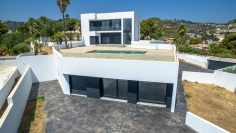 LARGE NEWLY BUILD VILLA CLOSE TO MORAIRA WITH EXCEPTIONAL SEA VIEWS