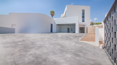 Buitenkans: Fenomenale moderne villa met fantastisch zeezicht voor geweldige prijs!