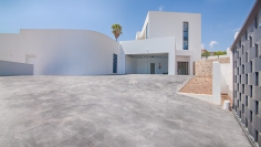 LARGE NEWLY BUILD VILLA CLOSE TO MORAIRA WITH EXCEPTIONAL SEA VIEWS