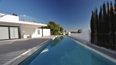 Beautiful hightech villa with panoramic sea view close to the beach