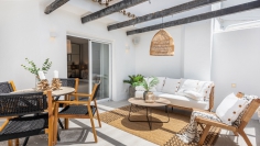 Fully renovated top floor apartment in the popular area of Nueva Andalucia