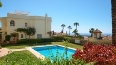 Beautiful and spacious townhouse with stunning sea views for sale in La Quinta Hills