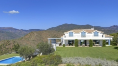 Stunning estate for sale in spectaculair location close to Marbella