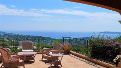 Luxurious villa in private domain with magnificent panoramic views of the Mediterranean and St. Tropez