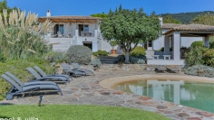 Lovely family house overlooking St Tropez bay and walking distance to the beach and golfcourse