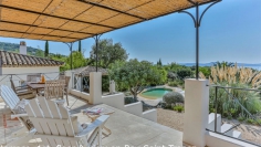 Lovely family house overlooking St Tropez bay and walking distance to the beach and golfcourse