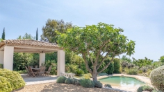 Lovely family house overlooking St Tropez bay and walking distance to the beach and golfcourse