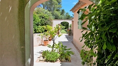 Lovely Provencal villa just 200 m from the sea and walking distance to amenities