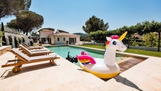 Fantastische eigentijdse familie villa op loopafstand van het La Nartelle strand