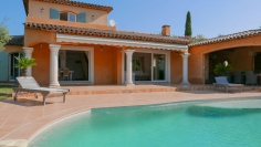 Zeer mooie villa in perfecte staat met fraai uitzicht op de baai van St Tropez