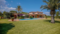 High end Provencal villa full of charm with amazing sea views in private estate