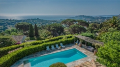 Schitterende villa vol charme en modern comfort met indrukwekkend zeezicht