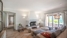 Stunning large bastide with lovely sea views