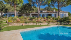 Beautiful modern Provencal villa with  separate guest house and amazing views of the sea and golf course