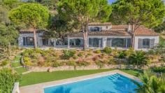 Beautiful modern Provencal villa with  separate guest house and amazing views of the sea and golf course