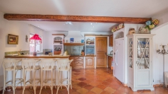 Super charming Provencal villa in lovely location in private domain near golf and beach