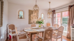 Super charming Provencal villa in lovely location in private domain near golf and beach