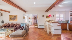 Super charming Provencal villa in lovely location in private domain near golf and beach