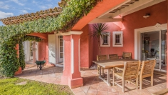 Super charming Provencal villa in lovely location in private domain near golf and beach