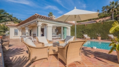 Beautiful Mediterranean villa with lovely sea view close to the beach and center