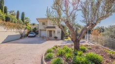 Mooie Mediterrane villa met prachtig zeezicht dichtbij het strand en centrum