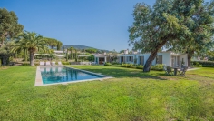 Superb villa with sea view in highly secured estate with private beach, caretaker and golfcourse