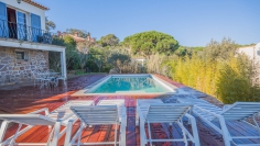 Breathtaking Sea Views Await: Charming Villa in sought after area close to the beach