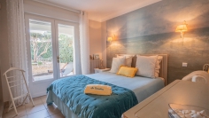 Charmante villa met schitterend zeezicht op loopafstand van het strand