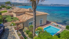 Unieke Waterfront villa aan zee in Sainte Maxime – Een zeldzame kans aan de Golf van Saint-Tropez