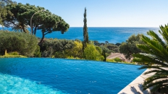 Super charmant Provencaals huis met uitzonderlijk panoramisch zeezicht - Buitenkans!